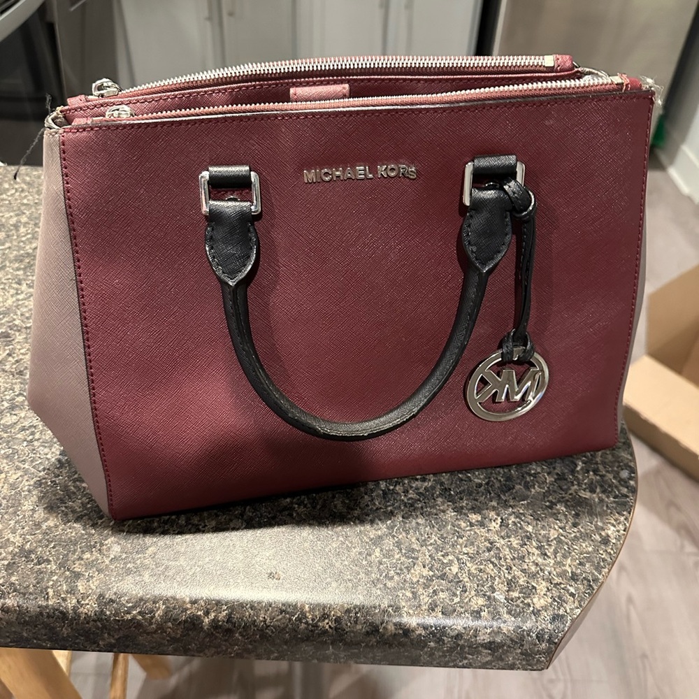 Michael Kors bag crossbody